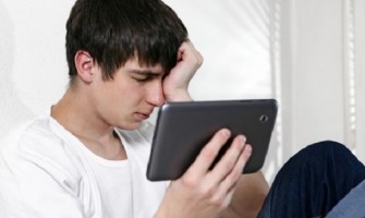 La pornografía en internet tiene efectos devastadores en los jóvenes: habla una experta